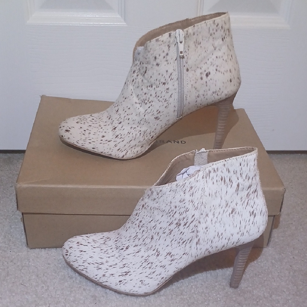EUC Lucky Brand Cow Hair Fur Speckled Ankle Booties With Original Box- 8.5 - Picture 1 of 10